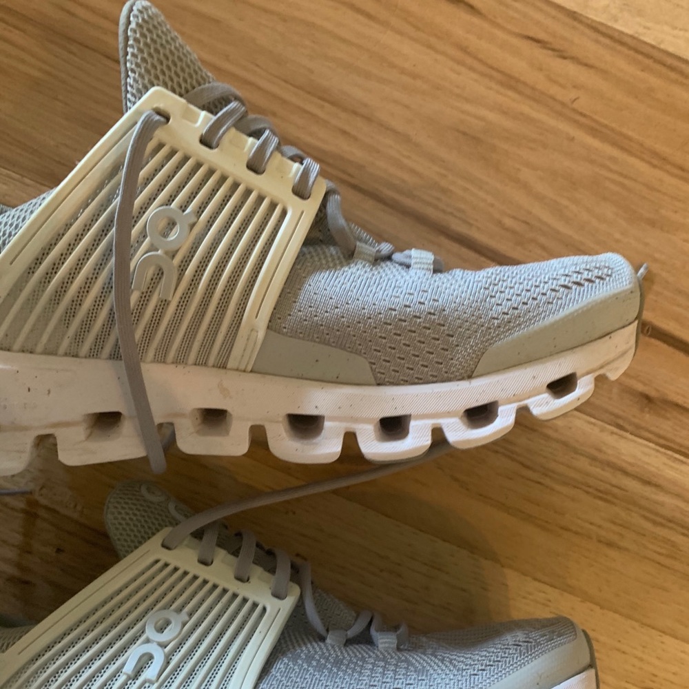 Grey On Cloud Sneakers 🤍🤍🤍